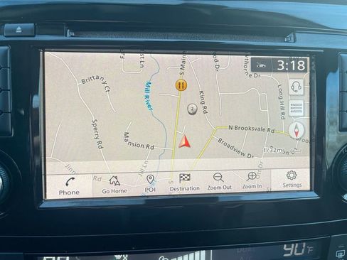 Used 2018 Nissan Rogue SL w/ Premium Package image 18