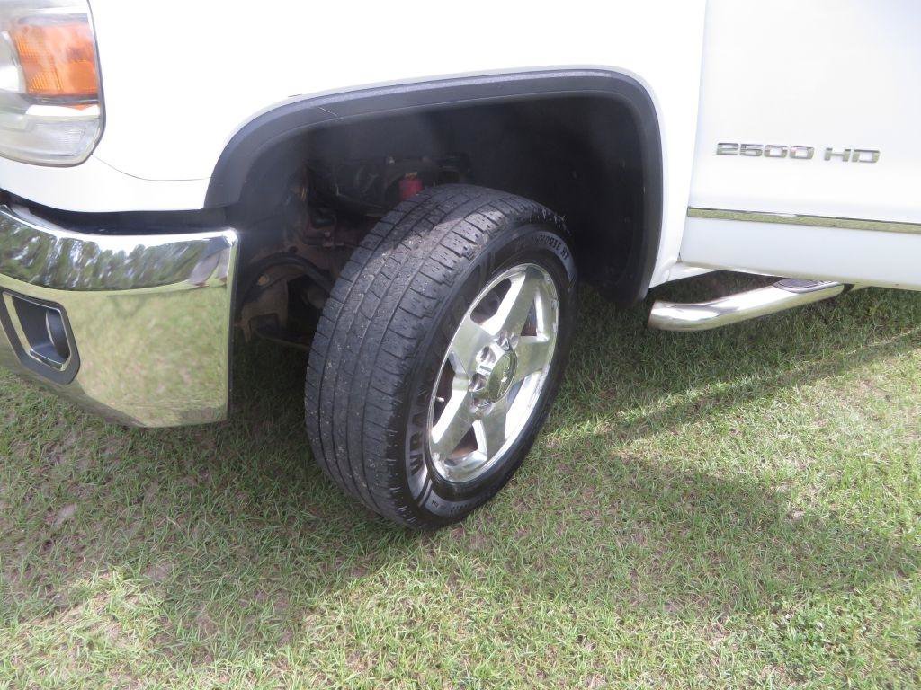 Used 2015 GMC Sierra 2500 SLT w/ Suspension Package, Off-Road AWD/4WD image 32