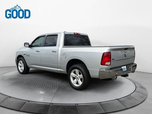 Used 2017 RAM 1500 Classic SLT w/ SLT Plus D￩cor Group AWD/4WD image 3