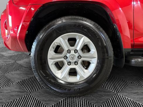 Used 2016 Toyota 4Runner SR5 AWD/4WD image 11