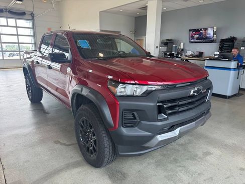 Used 2026 Chevrolet Colorado Trail Boss AWD/4WD image 2
