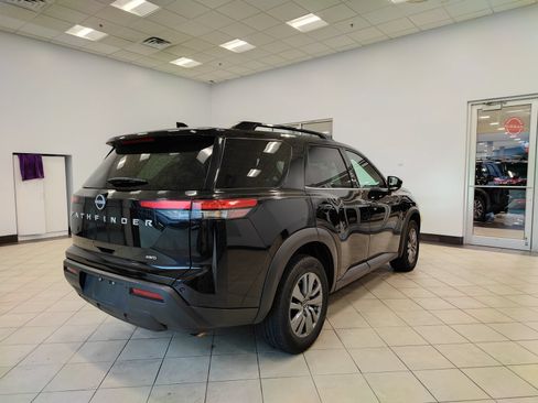 Used 2025 Nissan Pathfinder SV AWD/4WD image 3