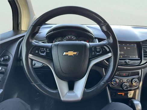 Used 2019 Chevrolet Trax LT w/ LT Convenience Package image 22