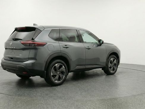 Used 2025 Nissan Rogue SV image 9