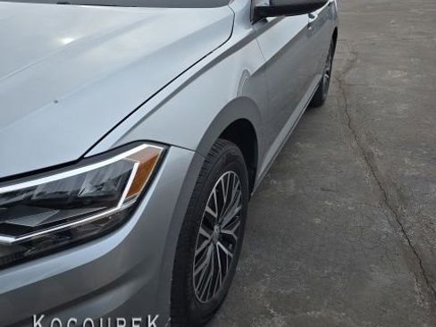 Used 2021 Volkswagen Jetta S image 2