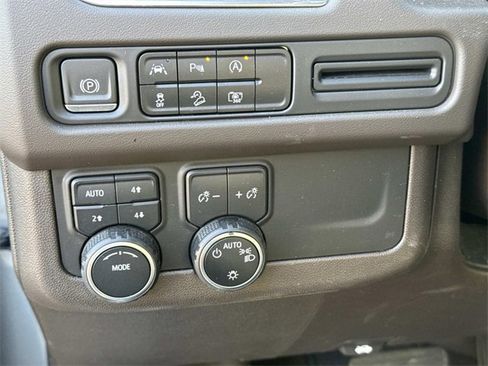 Used 2023 Chevrolet Tahoe Z71 w/ Luxury Package image 27