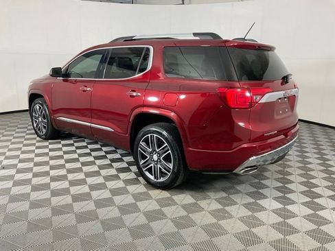 Used 2017 GMC Acadia Denali w/ Technology Package FWD image 4