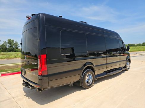 Used 2019 Mercedes-Benz Sprinter 3500 image 6