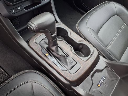 Used 2021 GMC Canyon Denali image 24