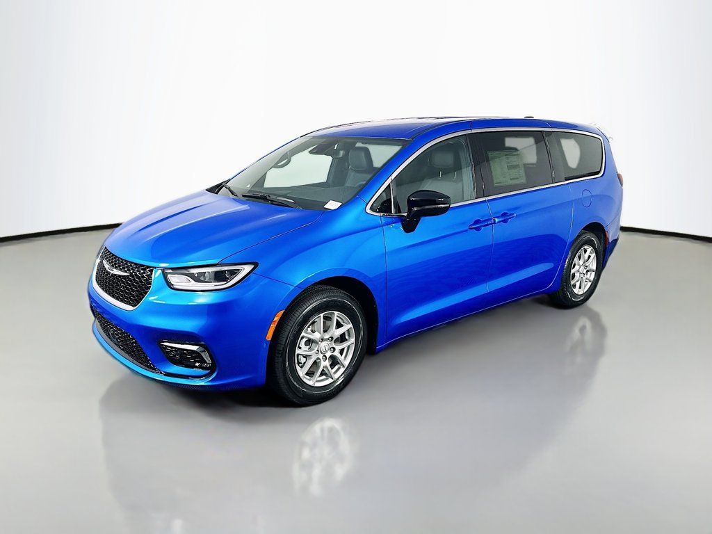 New 2026 Chrysler Pacifica Select FWD image 3