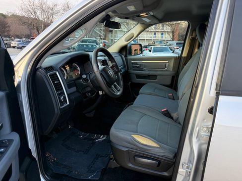 Used 2017 RAM 1500 Classic SLT image 9