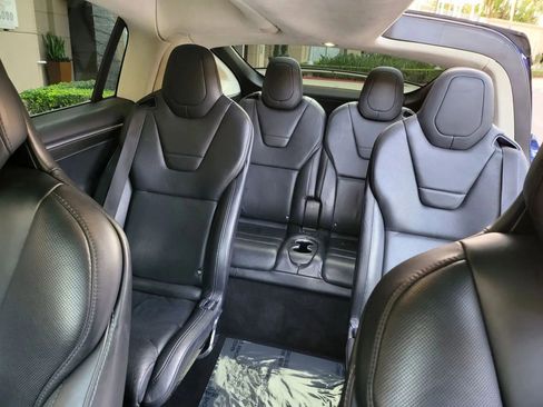 Used 2018 Tesla Model X 75D AWD/4WD image 17