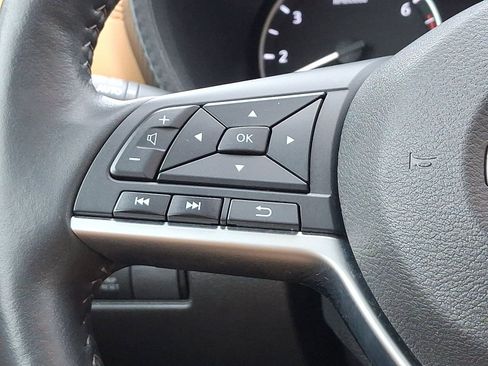 Used 2023 Nissan Sentra SV w/ SV Premium Package FWD image 17