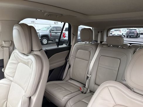 Used 2023 Lincoln Aviator Reserve w/ Equipment Group 201A image 10