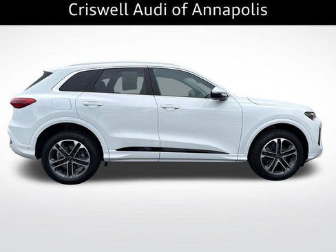 Certified 2025 Audi Q5 Premium w/ Convenience Package AWD/4WD image 8
