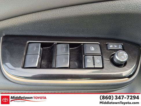Certified 2025 Toyota Crown Signia AWD/4WD image 12