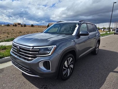 Used 2024 Volkswagen Atlas SE image 1