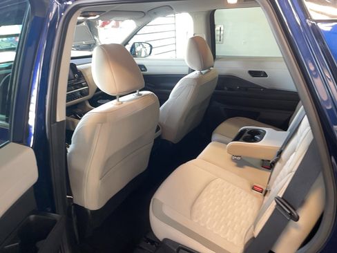 Used 2024 Nissan Pathfinder SV w/ Cargo Package image 21