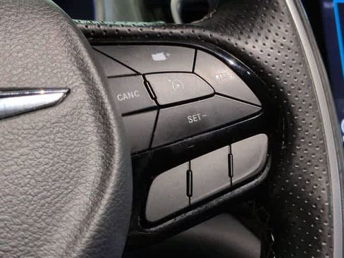 Used 2018 Chrysler Pacifica Limited w/ S Appearance Package image 25