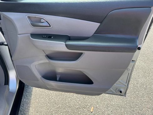 Used 2011 Honda Odyssey EX-L image 45