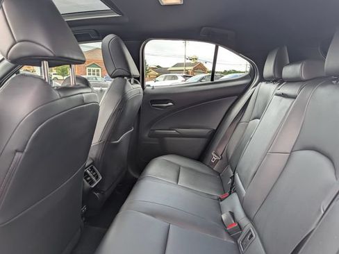 Used 2024 Lexus UX 250h FWD image 16