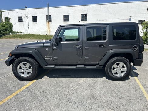 Used 2016 Jeep Wrangler Unlimited Sport w/ Quick Order Package 24S AWD/4WD image 6