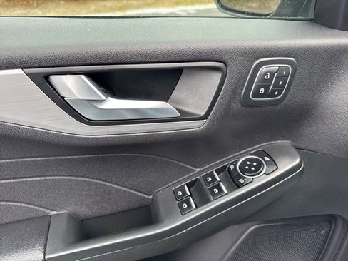 Used 2023 Ford Escape Platinum image 18