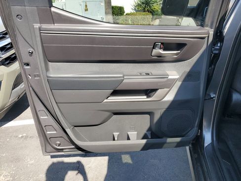 Used 2025 Toyota Tundra SR5 w/ SR5 Convenience Package AWD/4WD image 15