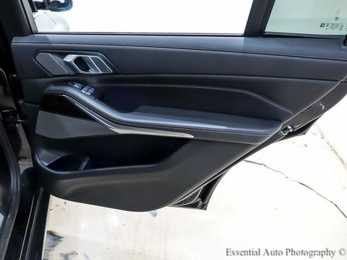 Used 2020 BMW X7 xDrive40i w/ Premium Package image 34