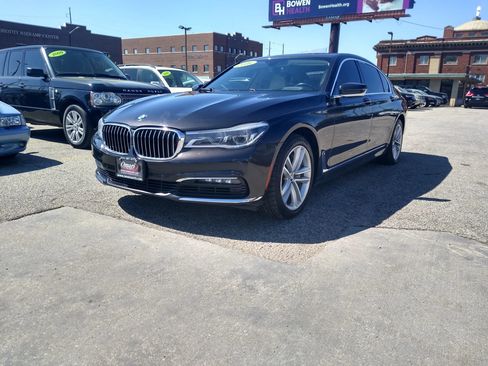 Used 2016 BMW 750i xDrive AWD/4WD image 3