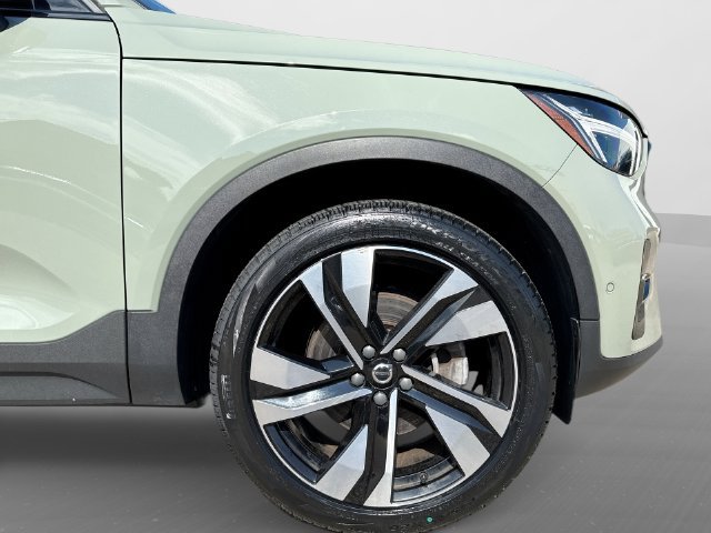 Certified 2024 Volvo XC40 B5 Plus w/ Protection Package Premier AWD/4WD image 23
