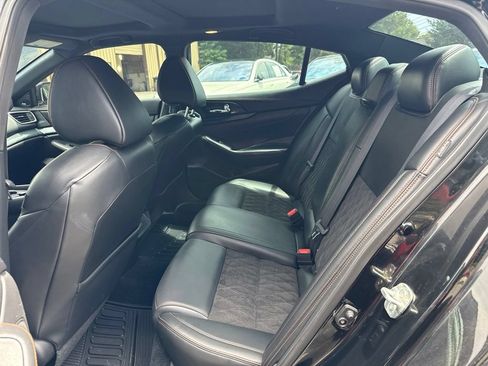 Used 2019 Nissan Maxima SR w/ Premium Package FWD image 6