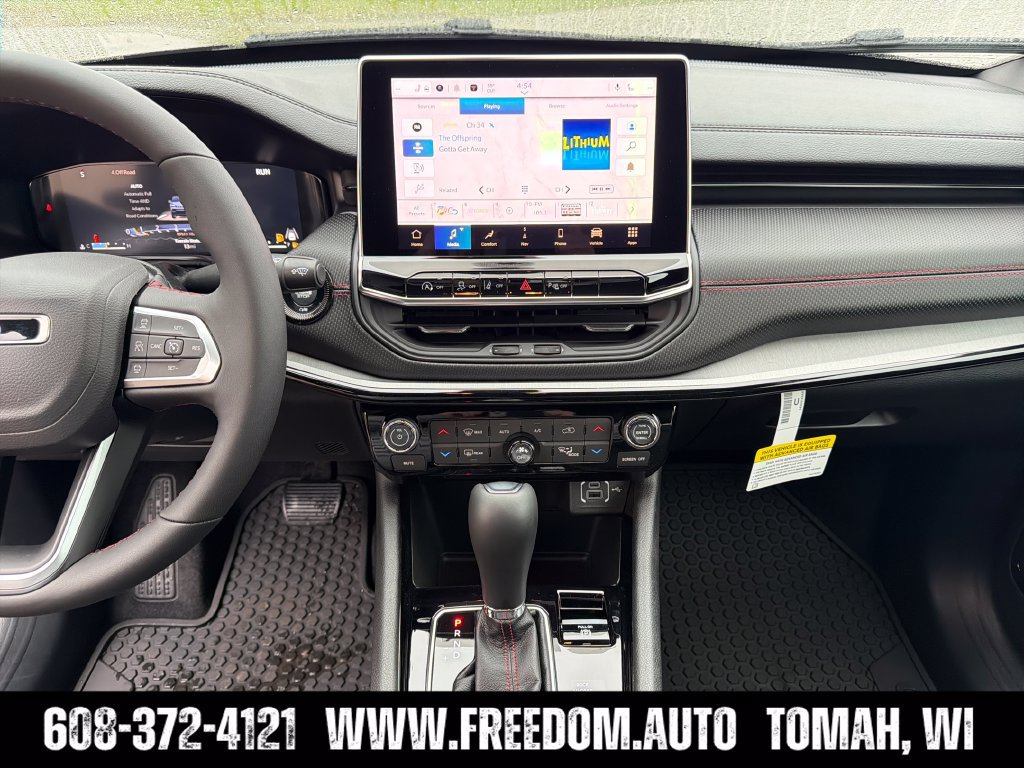New 2026 Jeep Compass Trailhawk w/ Sun, Sound & Navigation Group AWD/4WD image 17