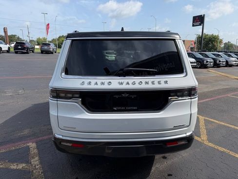 Used 2022 Jeep Grand Wagoneer Series II AWD/4WD image 7