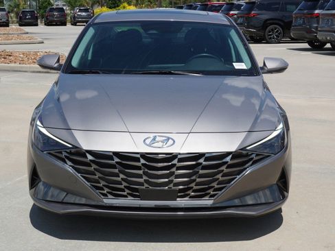 Used 2023 Hyundai Elantra Limited w/ Cargo Package FWD image 2