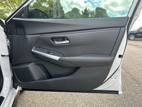 New 2025 Nissan Sentra SR w/ Midnight Edition image 14