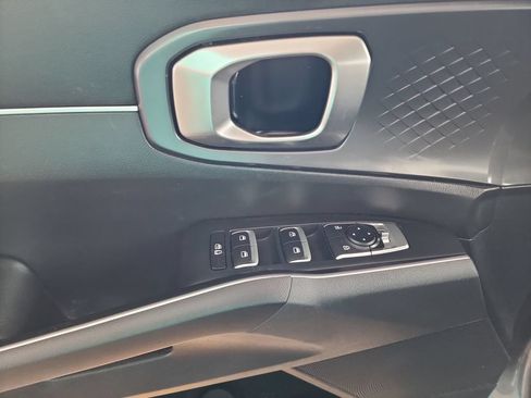 Used 2023 Kia Sorento S w/ Panoramic Sunroof Package FWD image 14