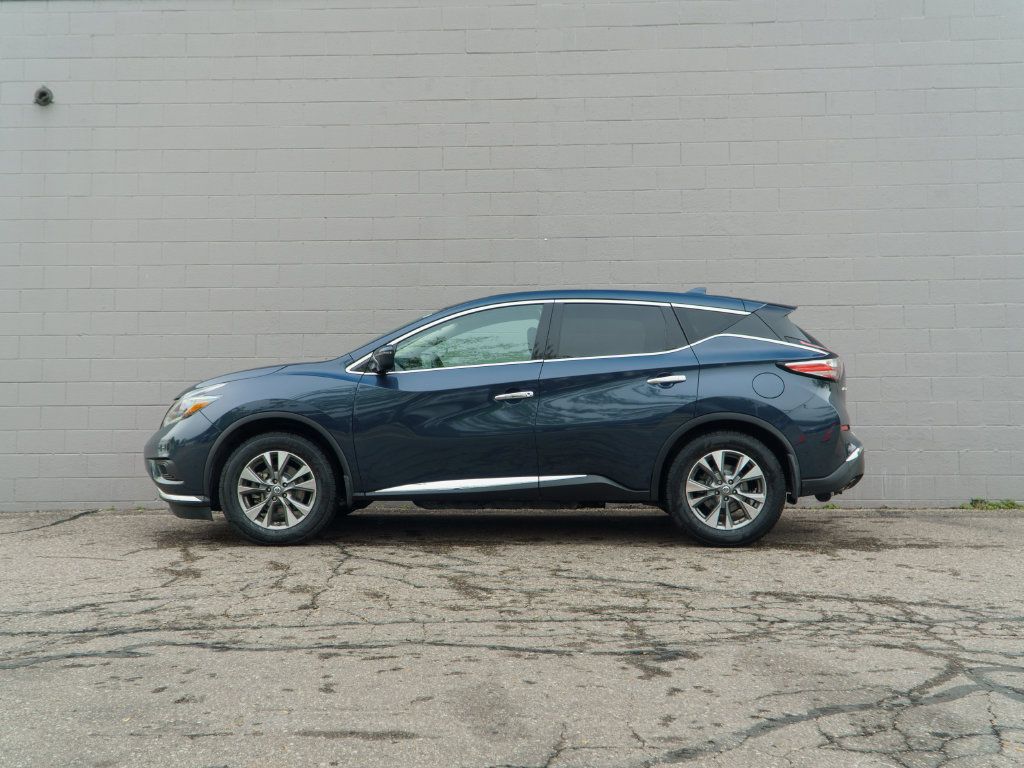 Used 2018 Nissan Murano S FWD image 2