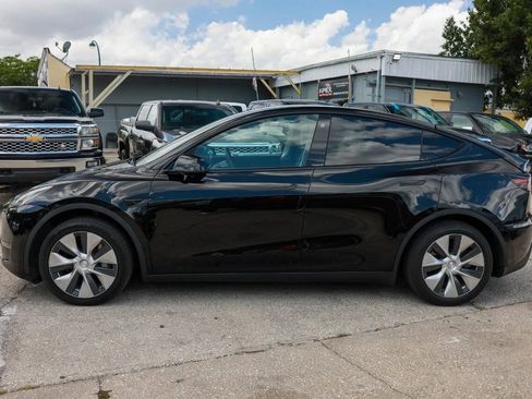Used 2021 Tesla Model Y 2WD image 4