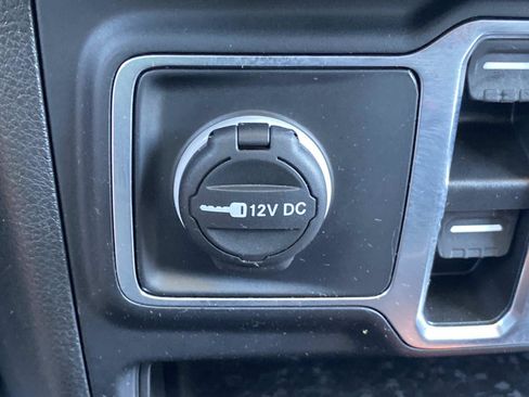 Used 2024 Jeep Wrangler Unlimited w/ Convenience Group AWD/4WD image 31