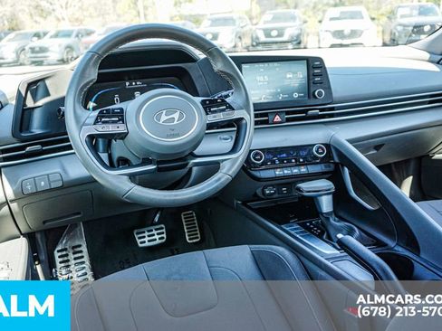 Used 2025 Hyundai Elantra Sport image 27