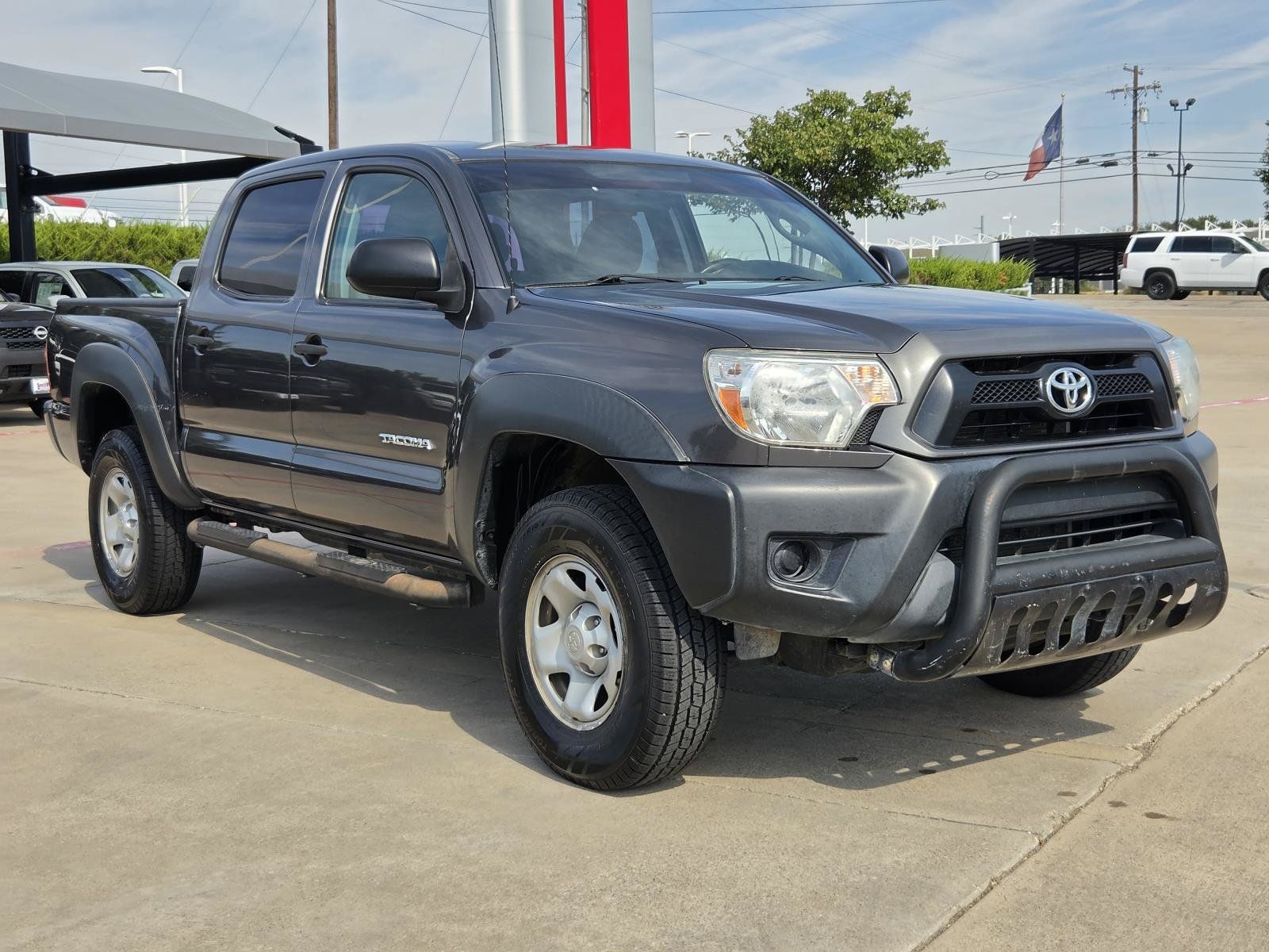 Used 2015 Toyota Tacoma PreRunner RWD image 3