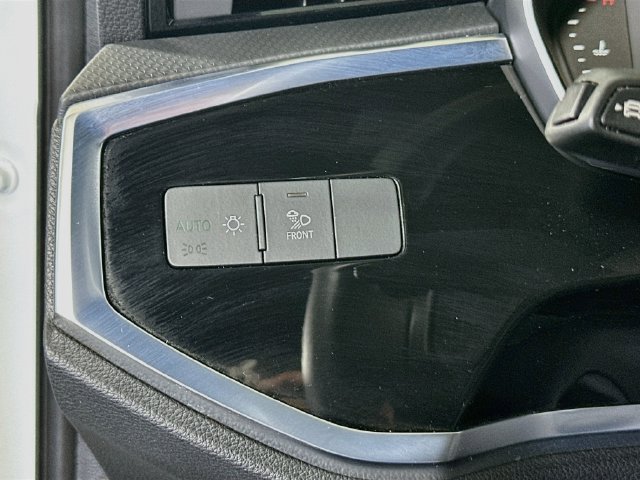 Used 2025 Audi Q3 2.0T Premium AWD/4WD image 12