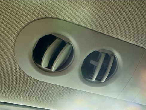 Used 2016 Honda Odyssey SE image 29