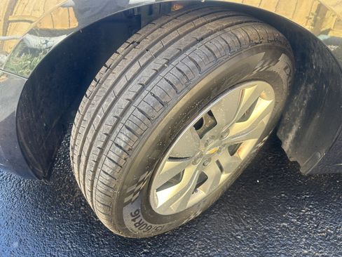 Used 2013 Chevrolet Cruze LS image 6