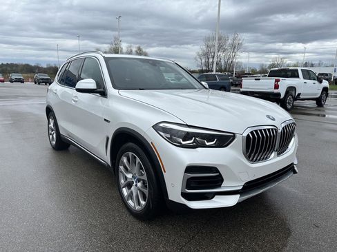 Used 2023 BMW X5 xDrive45e w/ Climate Comfort Package image 11