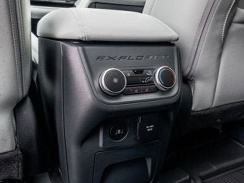 New 2026 Ford Explorer Platinum AWD/4WD image 18