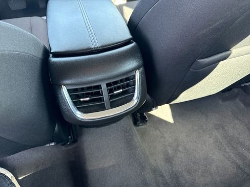 Used 2025 Chevrolet Malibu LT image 14