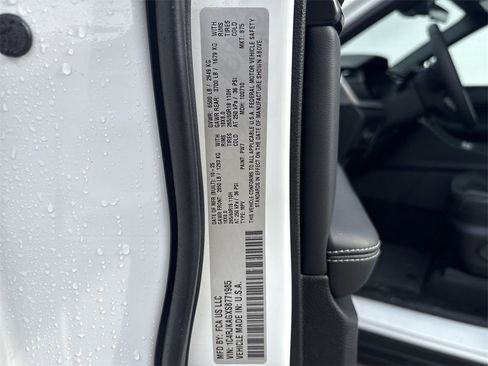 Used 2025 Jeep Grand Cherokee L Altitude image 15