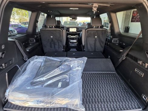 New 2026 Jeep Grand Wagoneer 4WD image 14